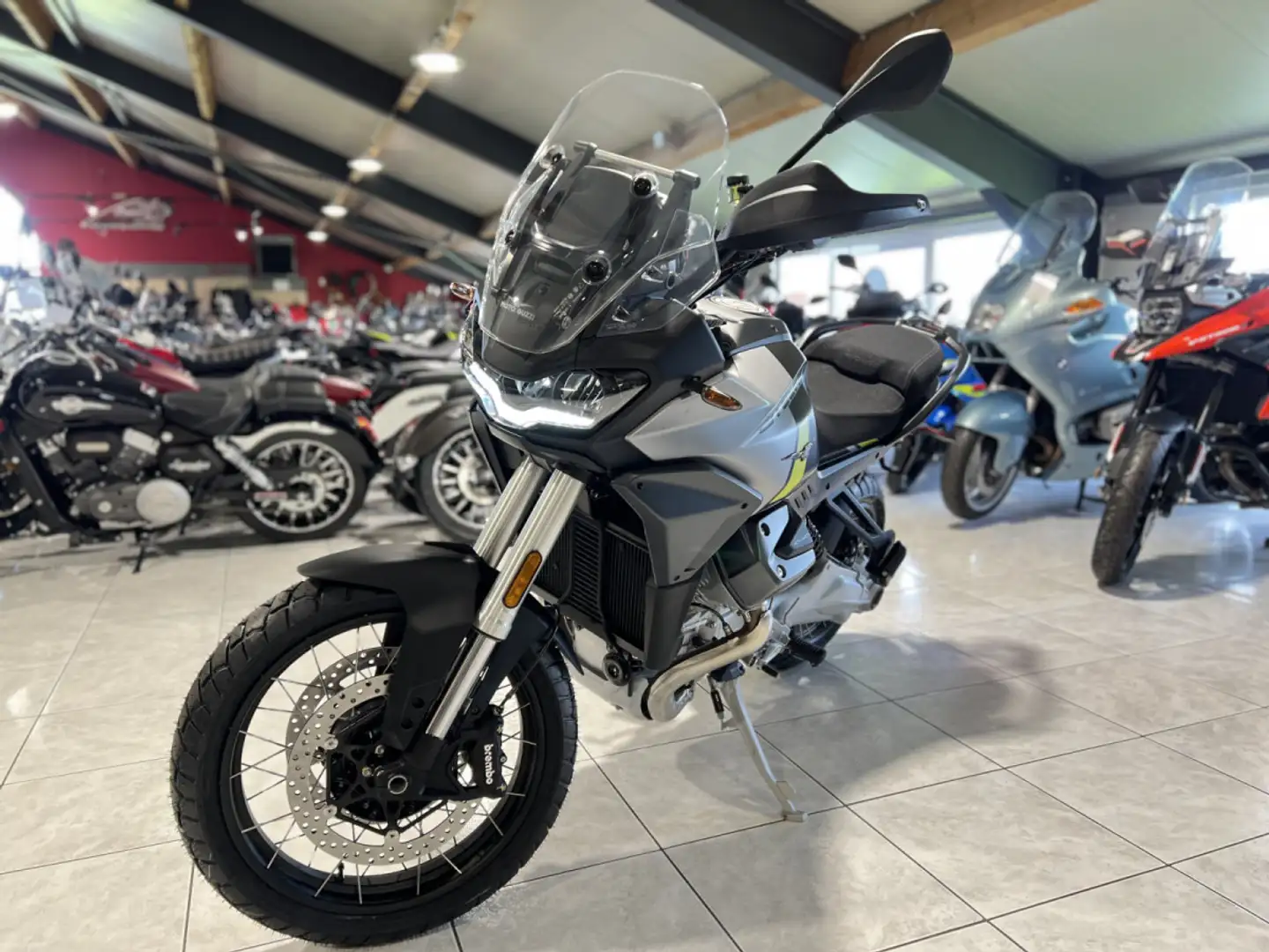 Moto Guzzi Stelvio 1000 Gri - 2