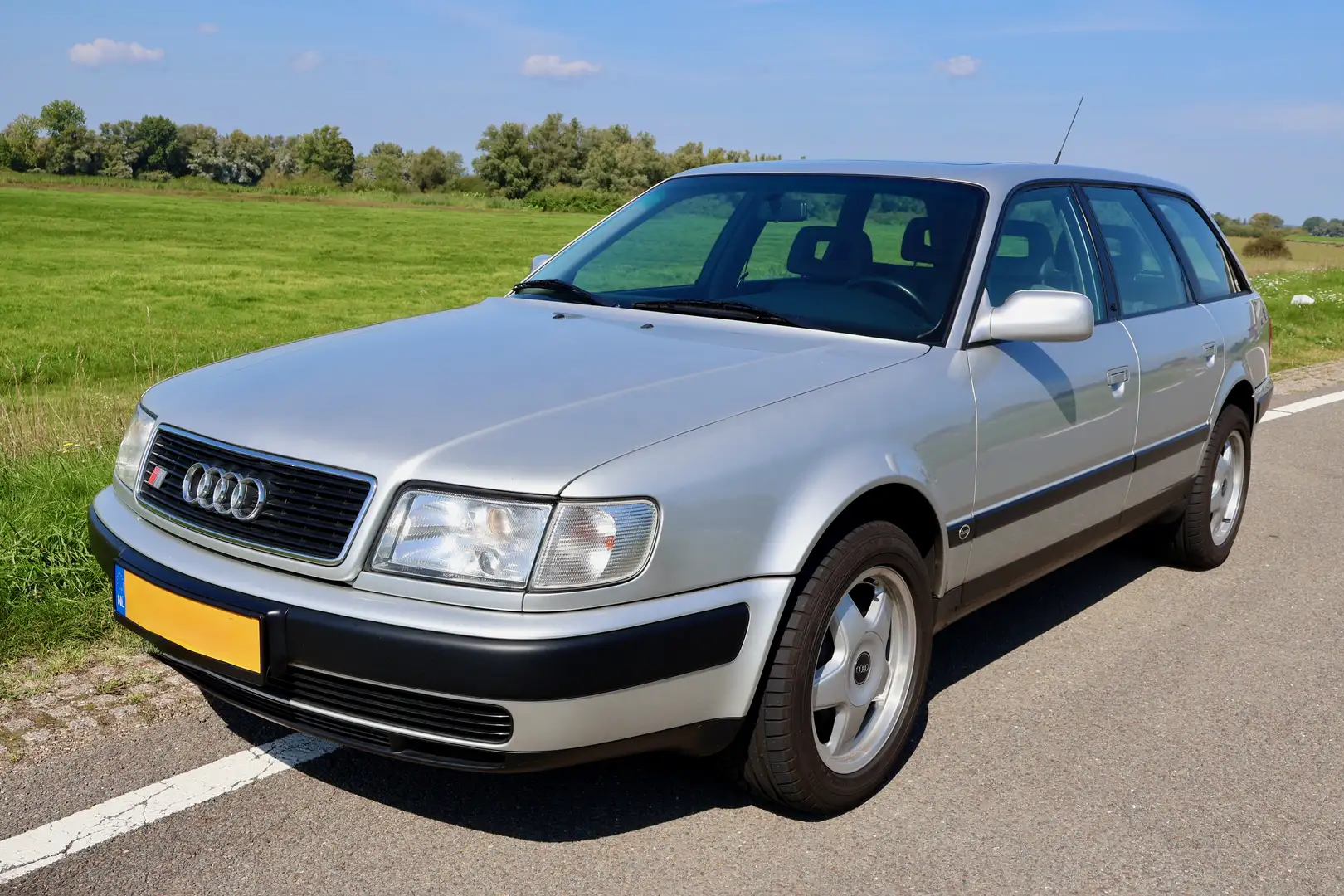 Audi 100 S4 Plateado - 1