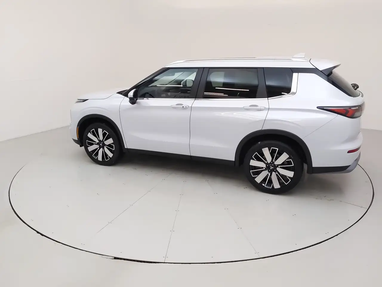 Mitsubishi Outlander снимка Mitsubishi Outlander