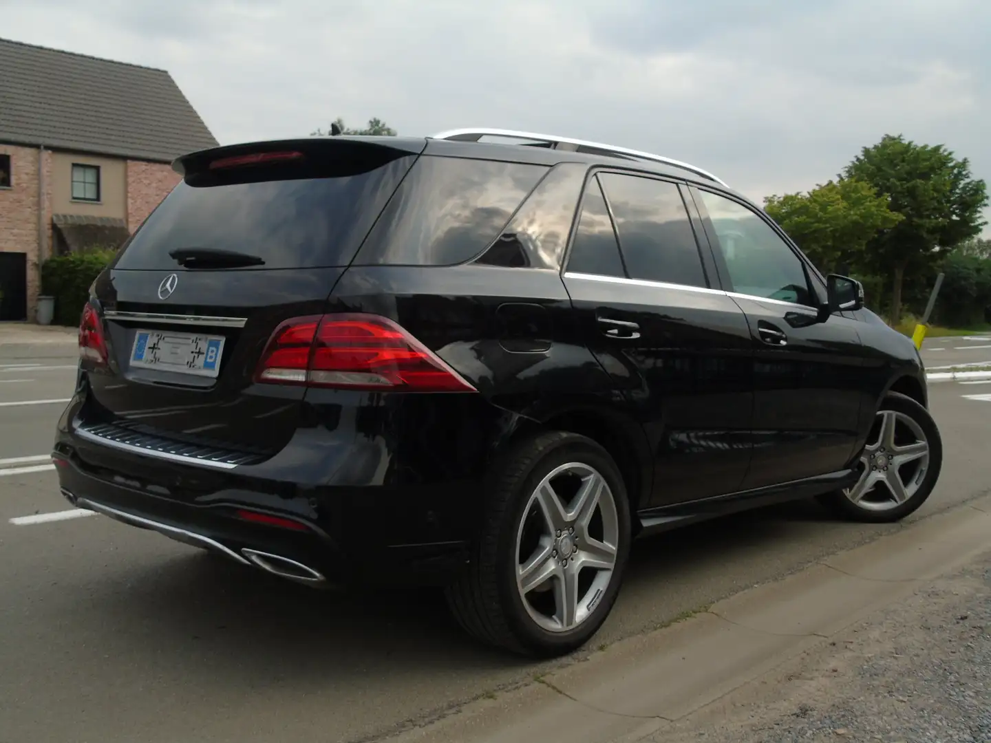 Mercedes-Benz GLE 250 d 4-Matic AMG *1e EiGEN*LEDER*PANORAMA*Full-Option Negru - 2