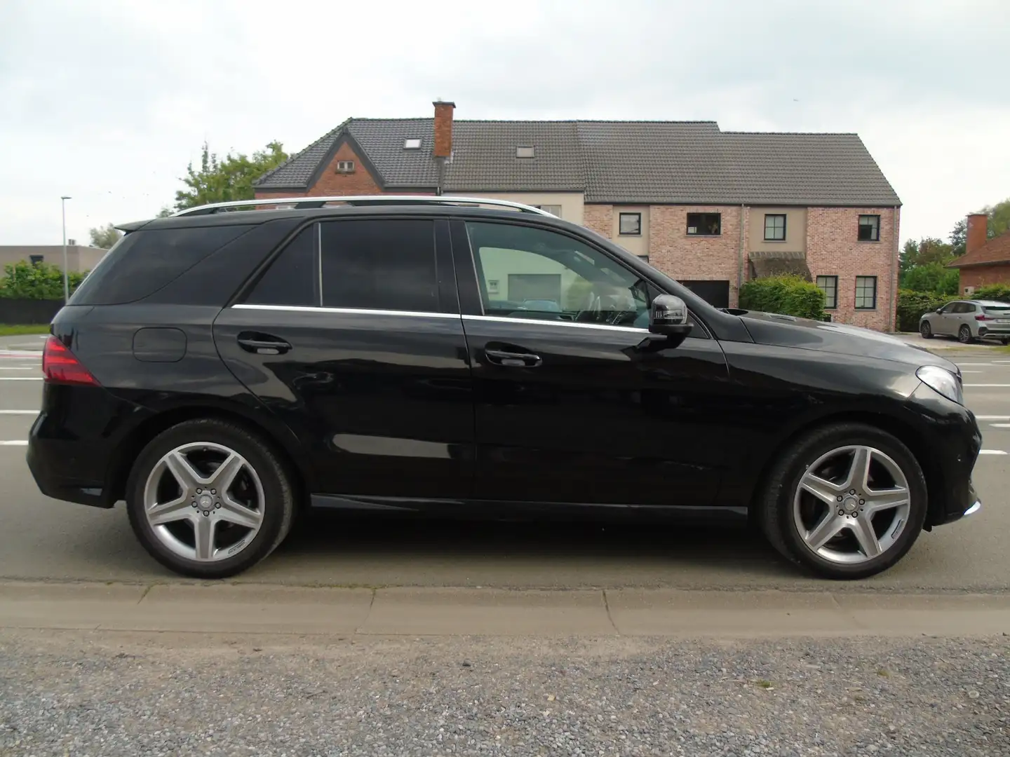 Mercedes-Benz GLE 250 d 4-Matic AMG *1e EiGEN*LEDER*PANORAMA*Full-Option Negru - 1