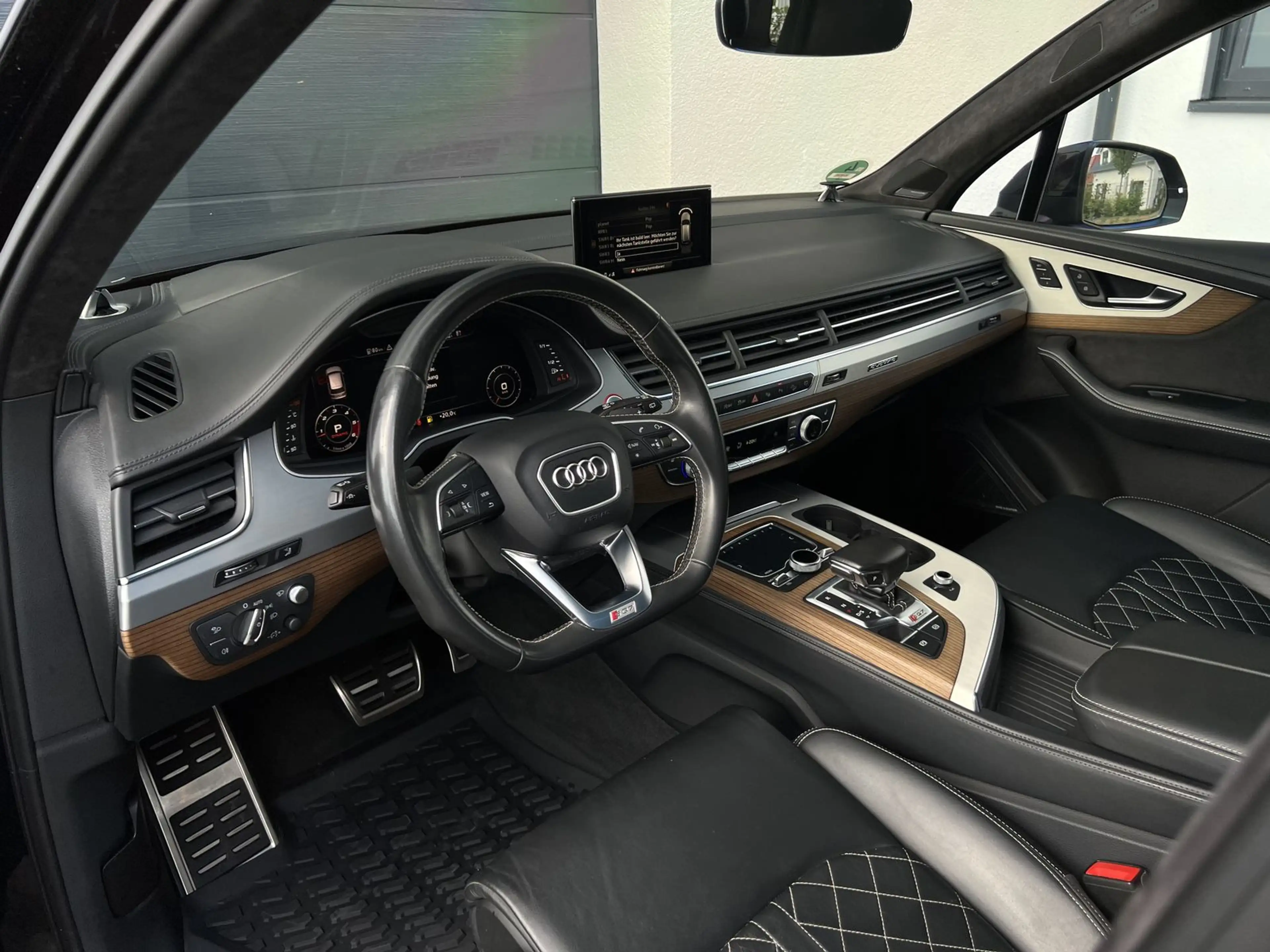Audi SQ7 4.0 TDI quattro AHK PANO B&O HUD LUFT ACC — photo 12