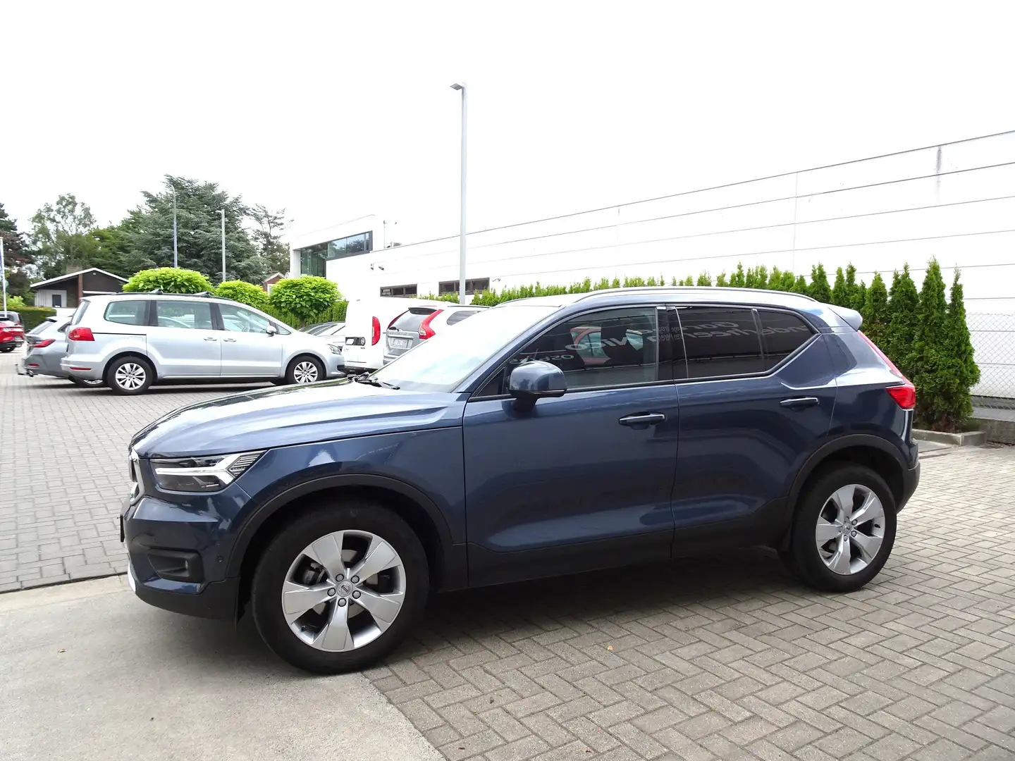 Volvo XC40 1.5T2 Momentum CARPLAY,CAMERA 360°,EL.KOFFER Bleu - 2