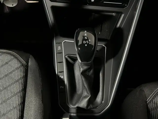 Volkswagen Polo view 11