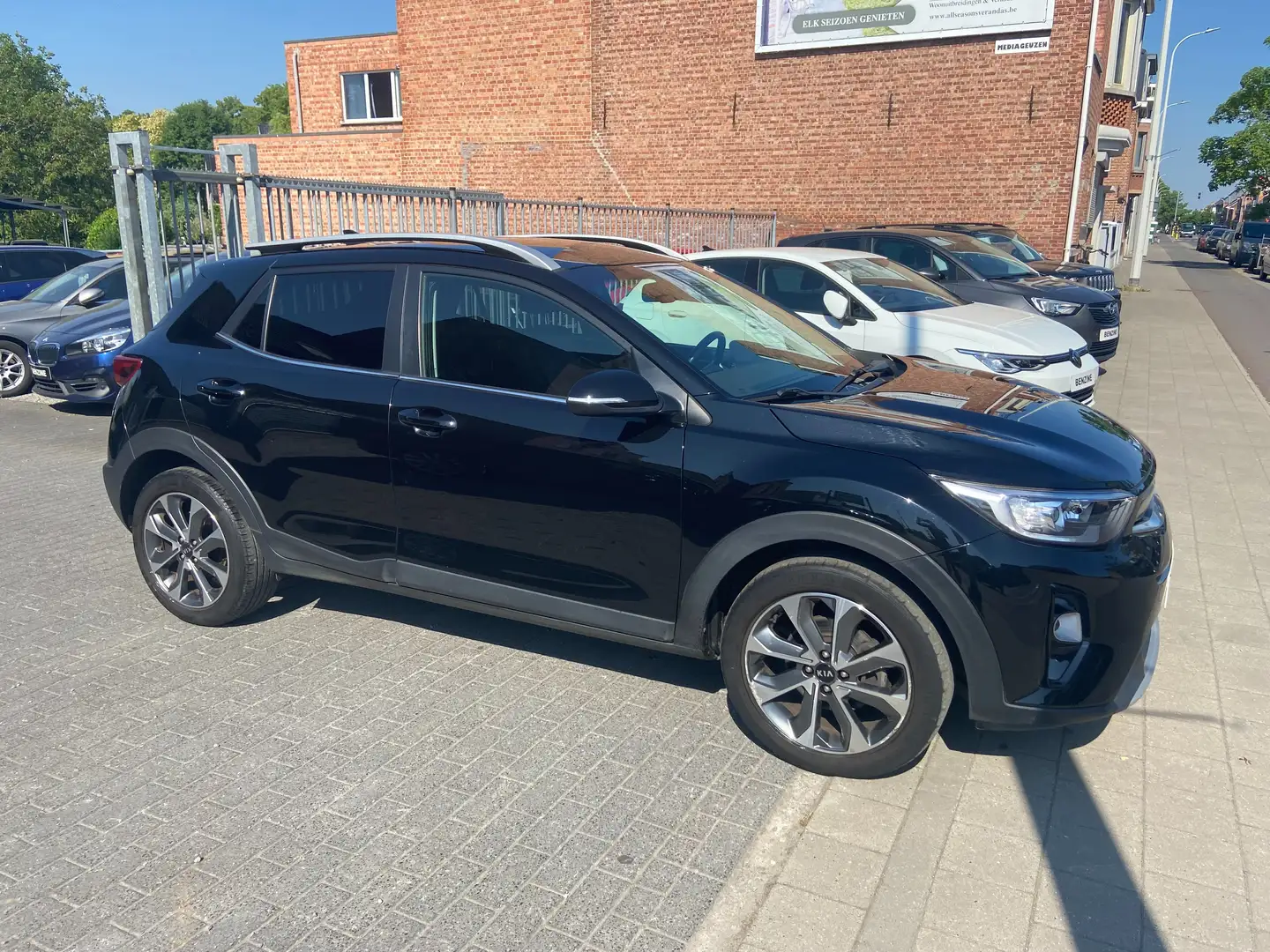 Kia Stonic 1.4i NAVI AIRCO CRUISE ALU ZETELVERW. CAMERA Noir - 2