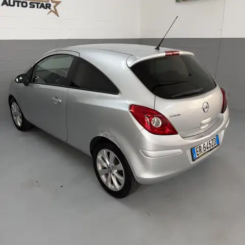 Opel Corsa view 5