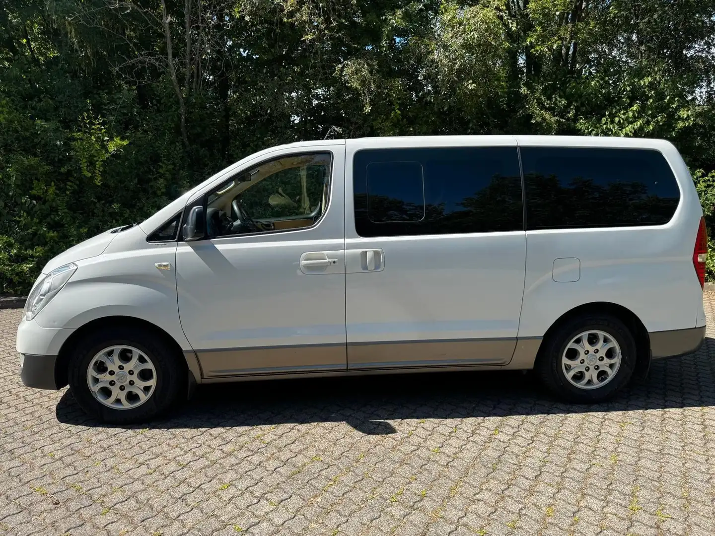 Hyundai H-1 Grand - 2