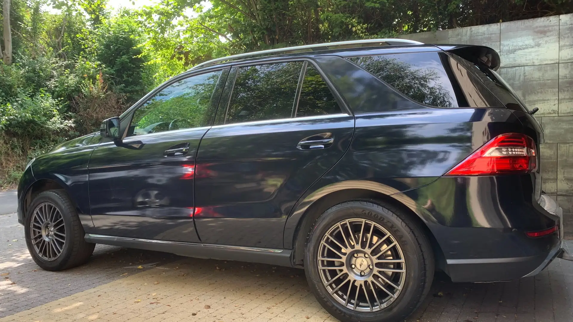 Mercedes-Benz ML 350 Nieuwe motor - 4x4 - Full option Blauw - 2