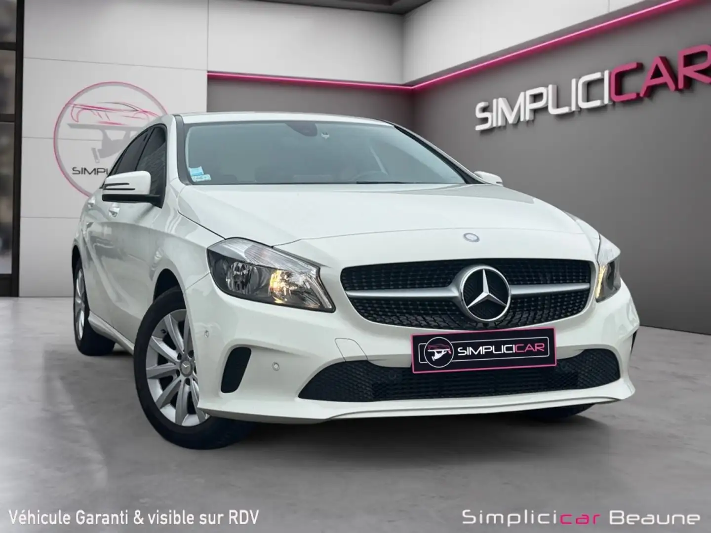 Mercedes-Benz A 180 180 d 7G-DCT Intuition garantie 12 mois Weiß - 1