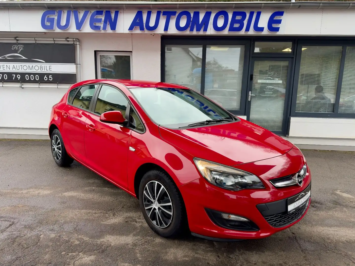Opel Astra J Lim. 5-trg. Selection 1.6 PDC KLIMA Rood - 2