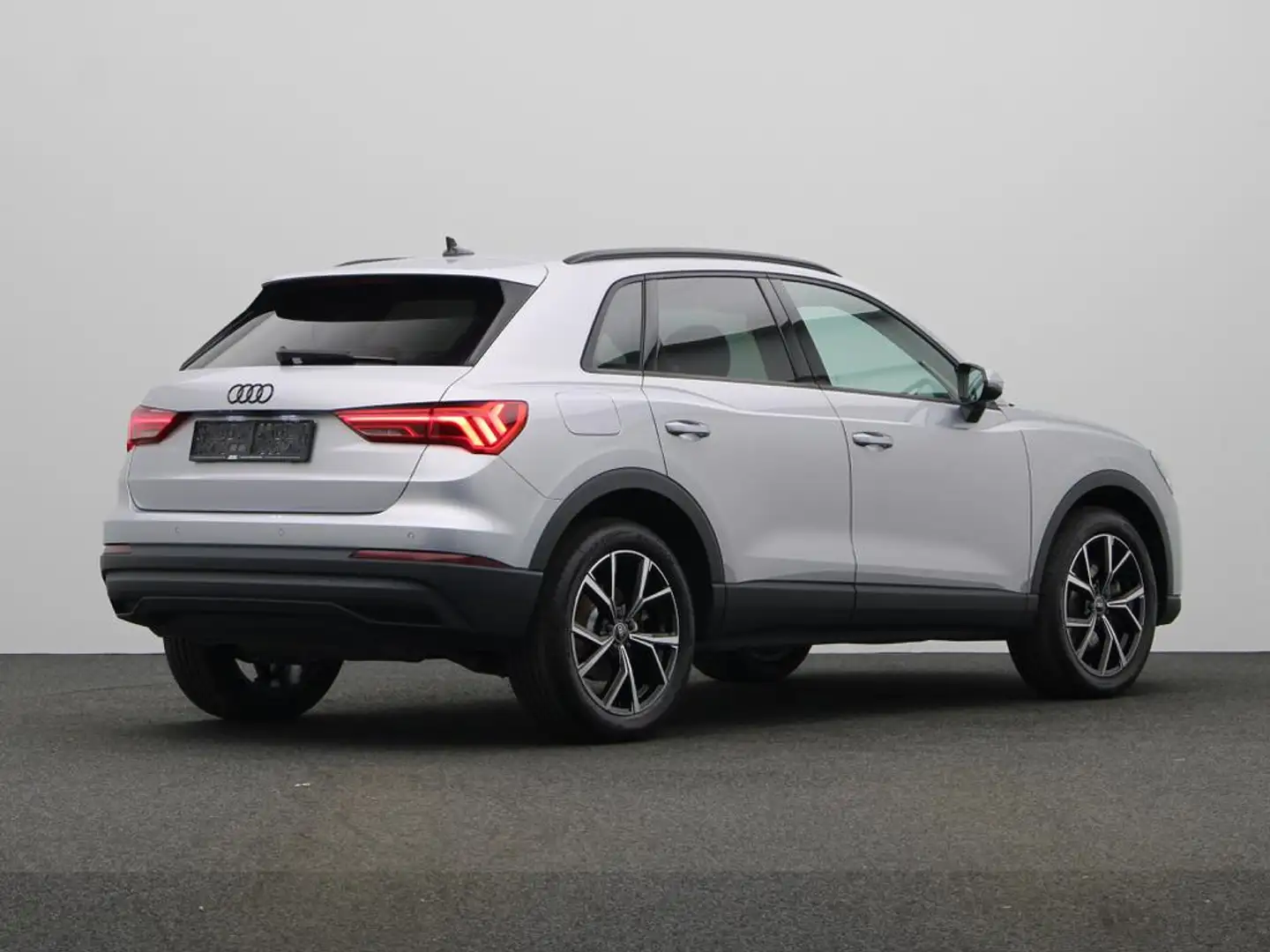 Audi Q3 45 TFSIe 245 PK S-TRONIC AUTOMAAT - PLUG IN HYBRID Argent - 2