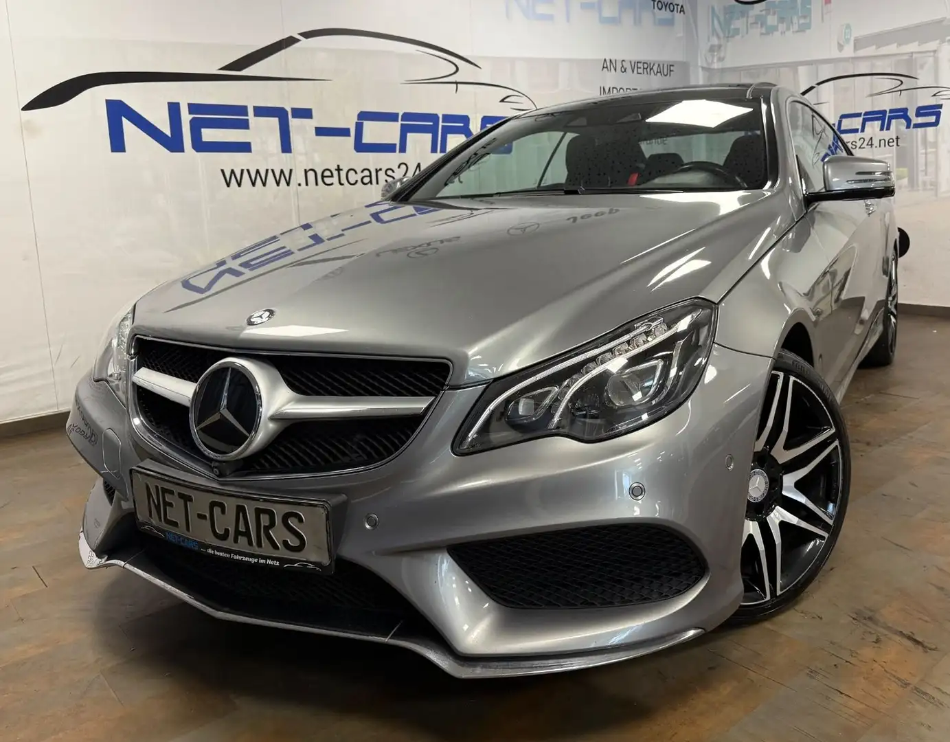 Mercedes-Benz E 350 E350 Coupé AMG Line/AMG SPORTPAKET/PanoDach/VOLL Grau - 1