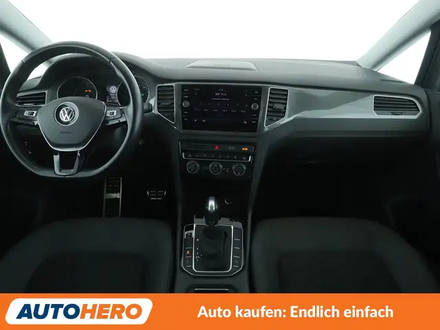 Volkswagen Golf view 12