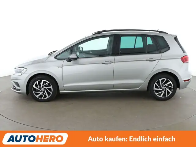 Volkswagen Golf view 3
