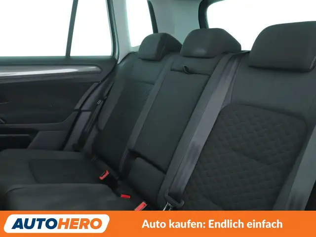 Volkswagen Golf view 14