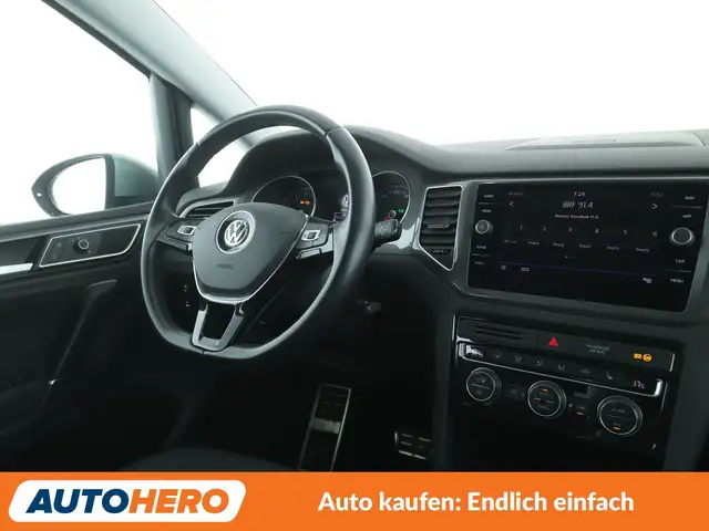 Volkswagen Golf view 13