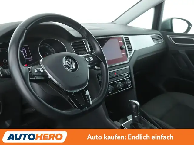 Volkswagen Golf view 11