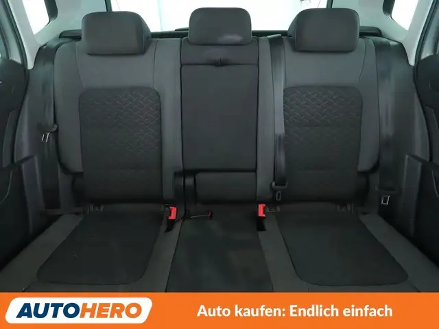 Volkswagen Golf view 15