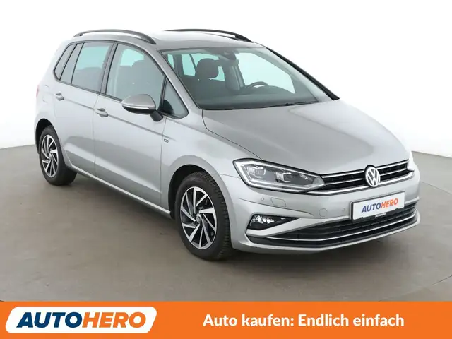 Volkswagen Golf view 8