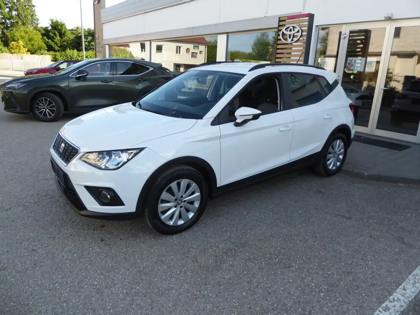 SEAT Arona 1,6 TDI *NAVI*SHZ* Weiß - 2