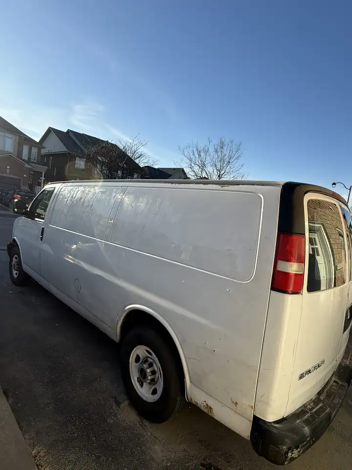 GMC Savana 2500 снимка GMC Savana 2500