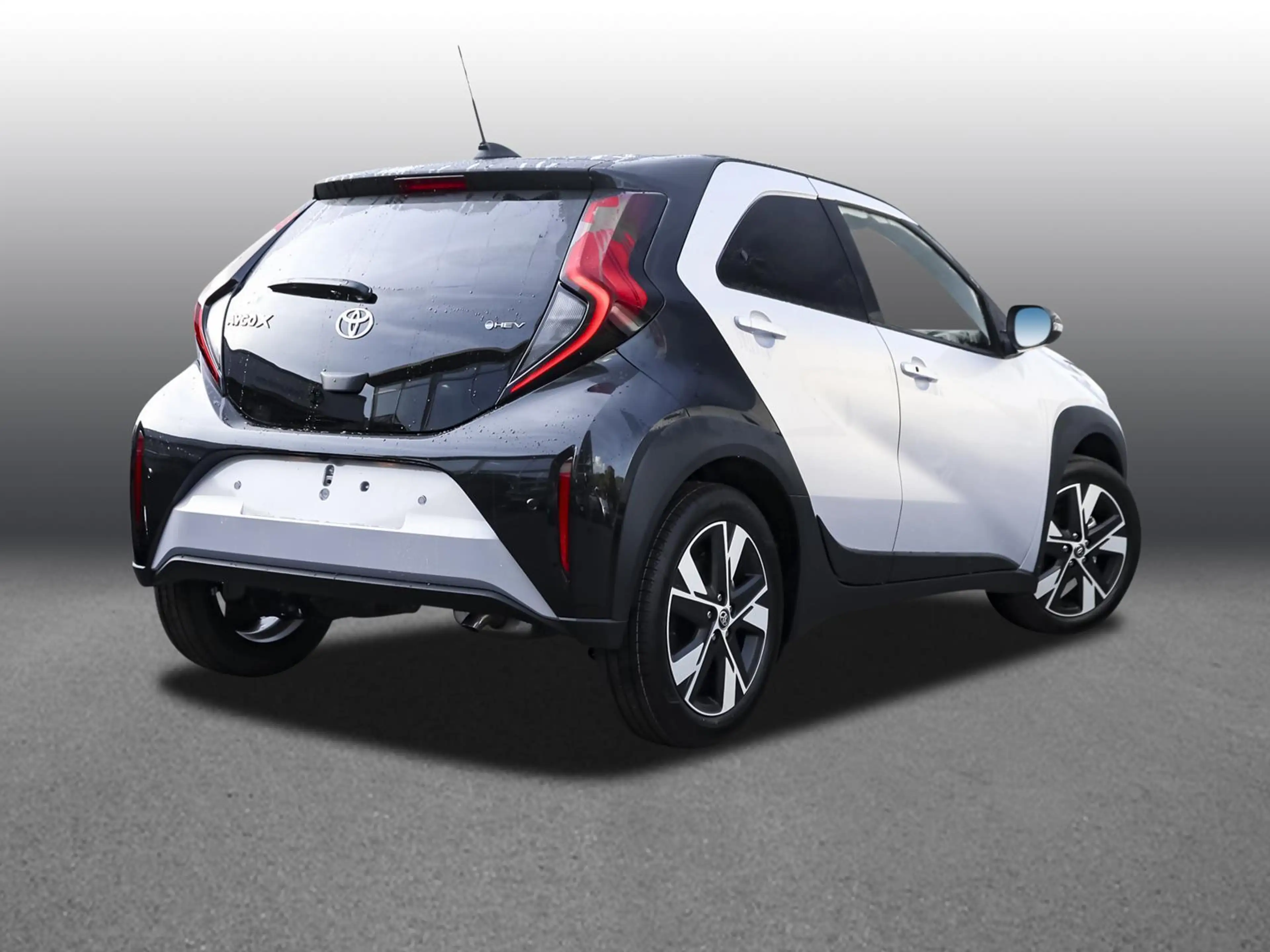 Toyota Aygo X Teamplayer 1.5 l Hybrid PDC KLIMA LM — photo 2