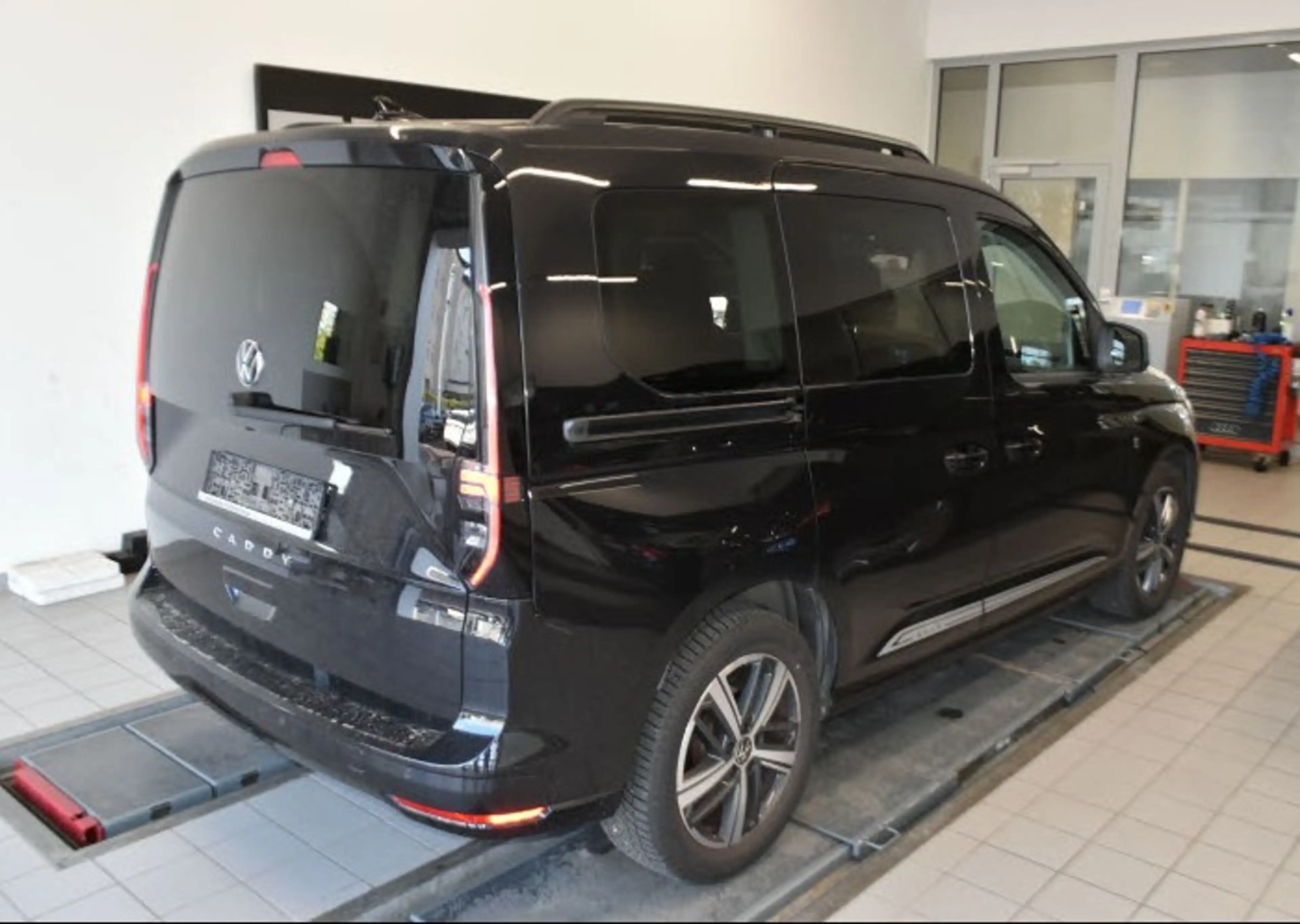 Volkswagen Caddy 2.0 TDI Move LED KAMERA ACC PANOD. — photo 2