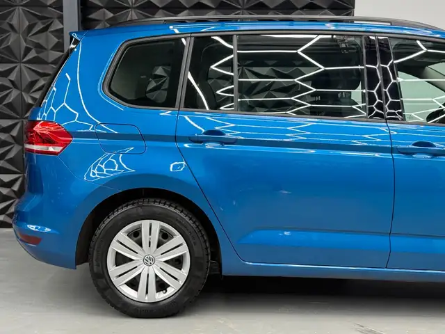 Volkswagen Touran view 13