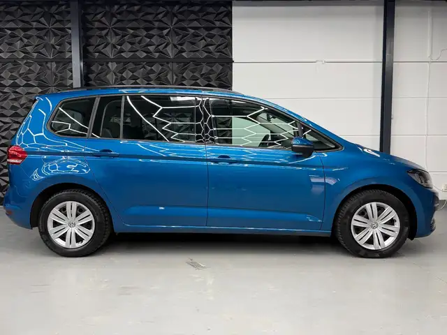 Volkswagen Touran view 12