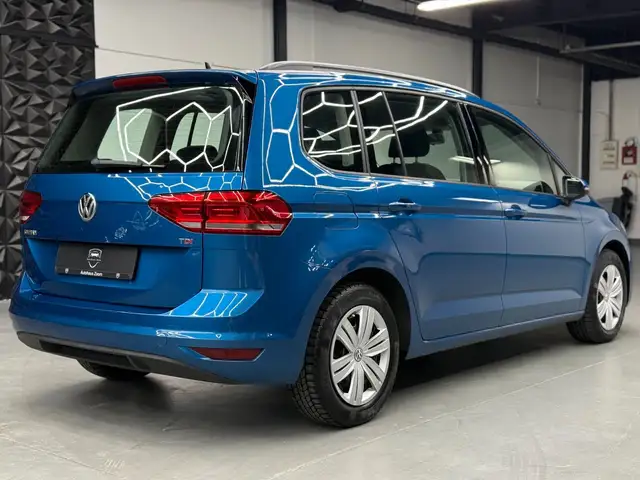 Volkswagen Touran view 11