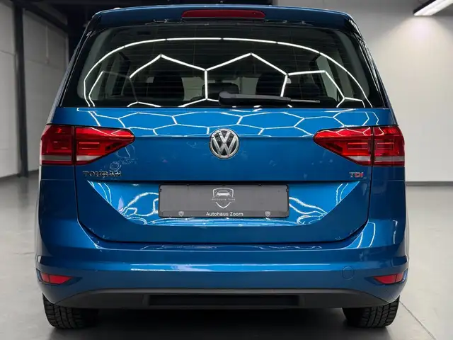 Volkswagen Touran view 8