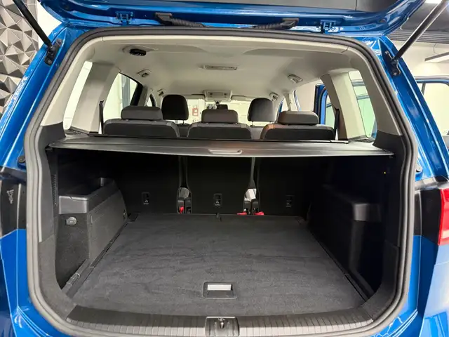 Volkswagen Touran view 9