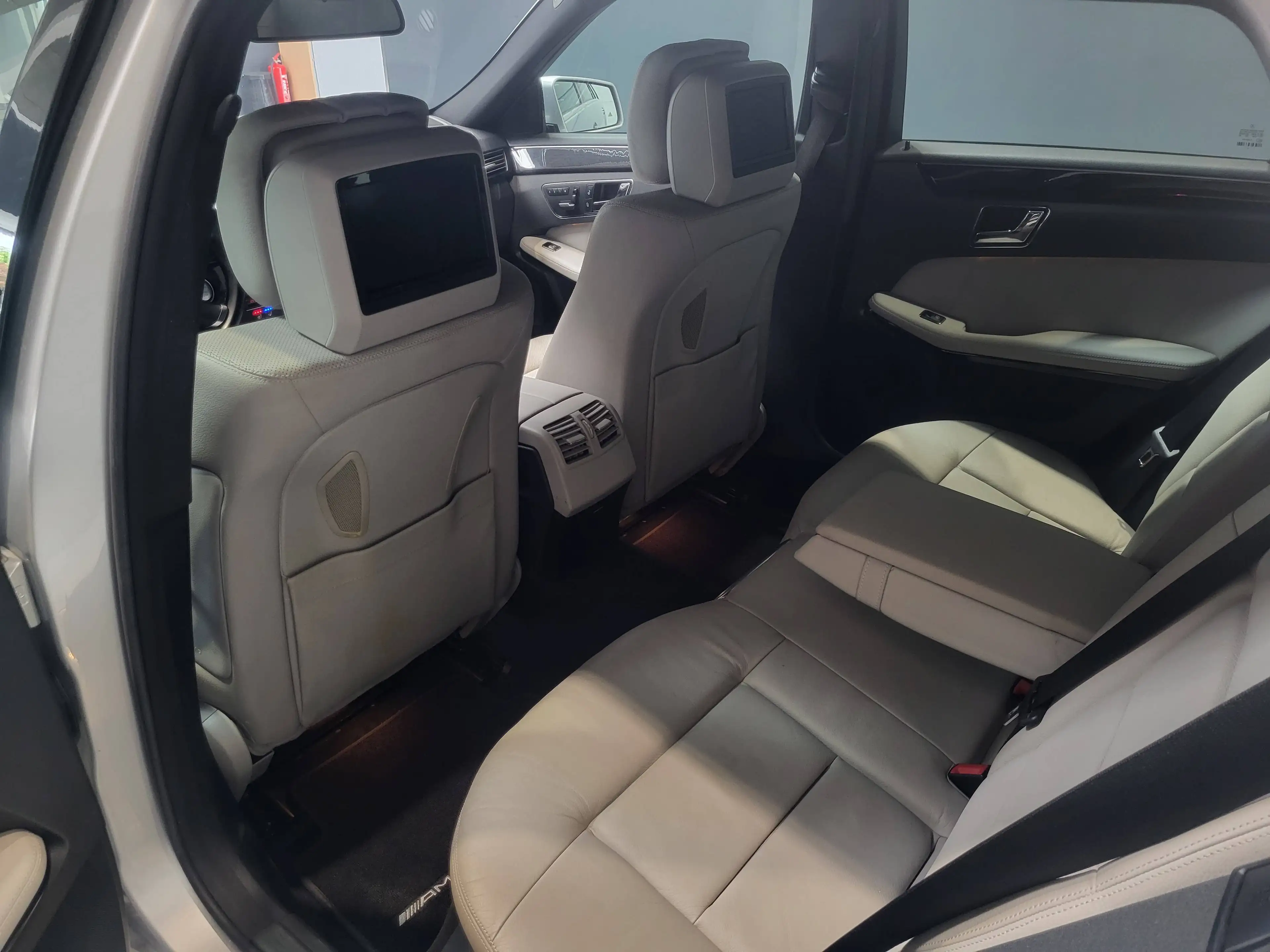 Mercedes-Benz E 350 CDI 4Matic AMG-Line *TOP Ausstattung* — photo 8