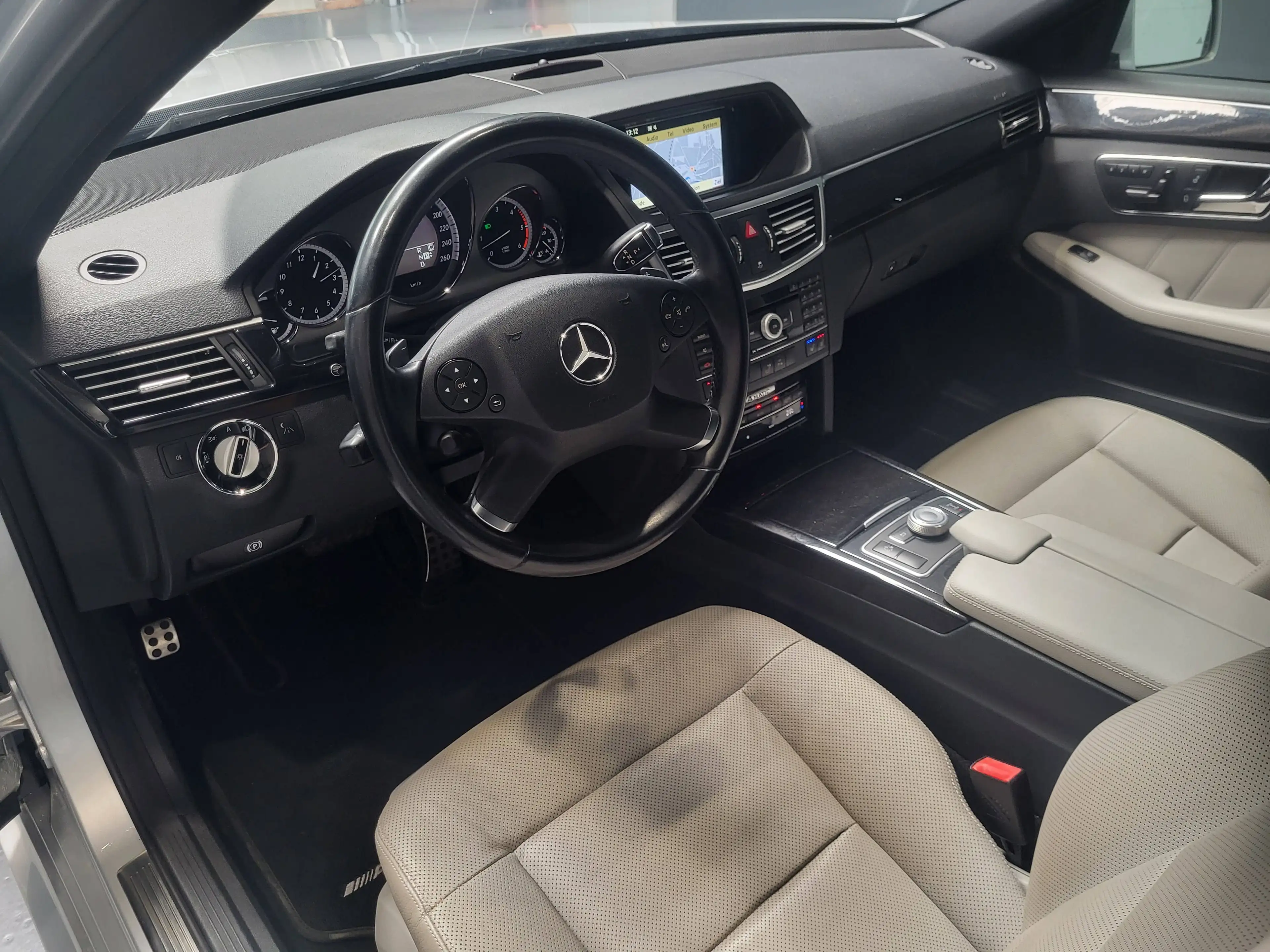 Mercedes-Benz E 350 CDI 4Matic AMG-Line *TOP Ausstattung* — photo 6