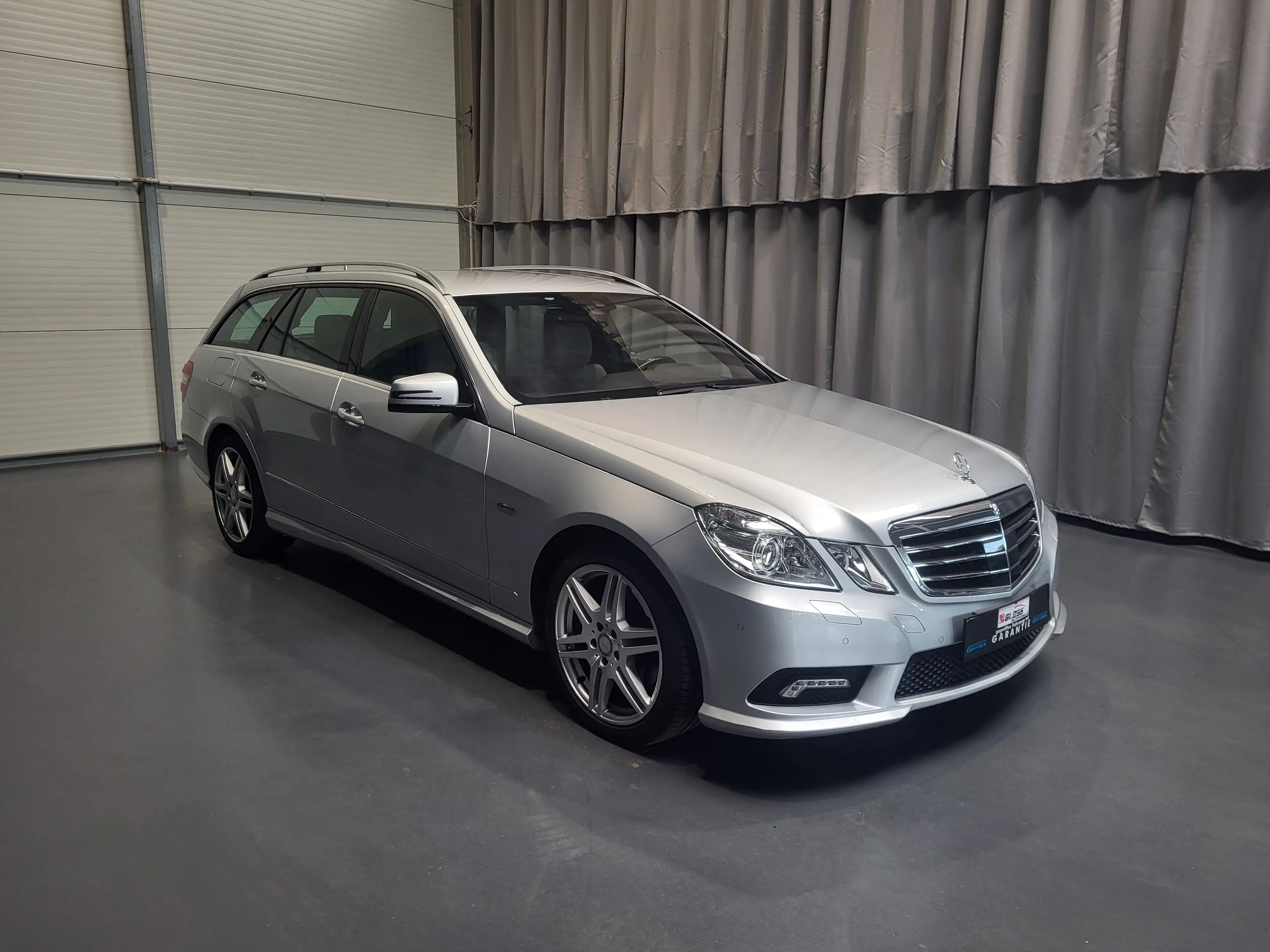Mercedes-Benz E 350 CDI 4Matic AMG-Line *TOP Ausstattung* — photo 3