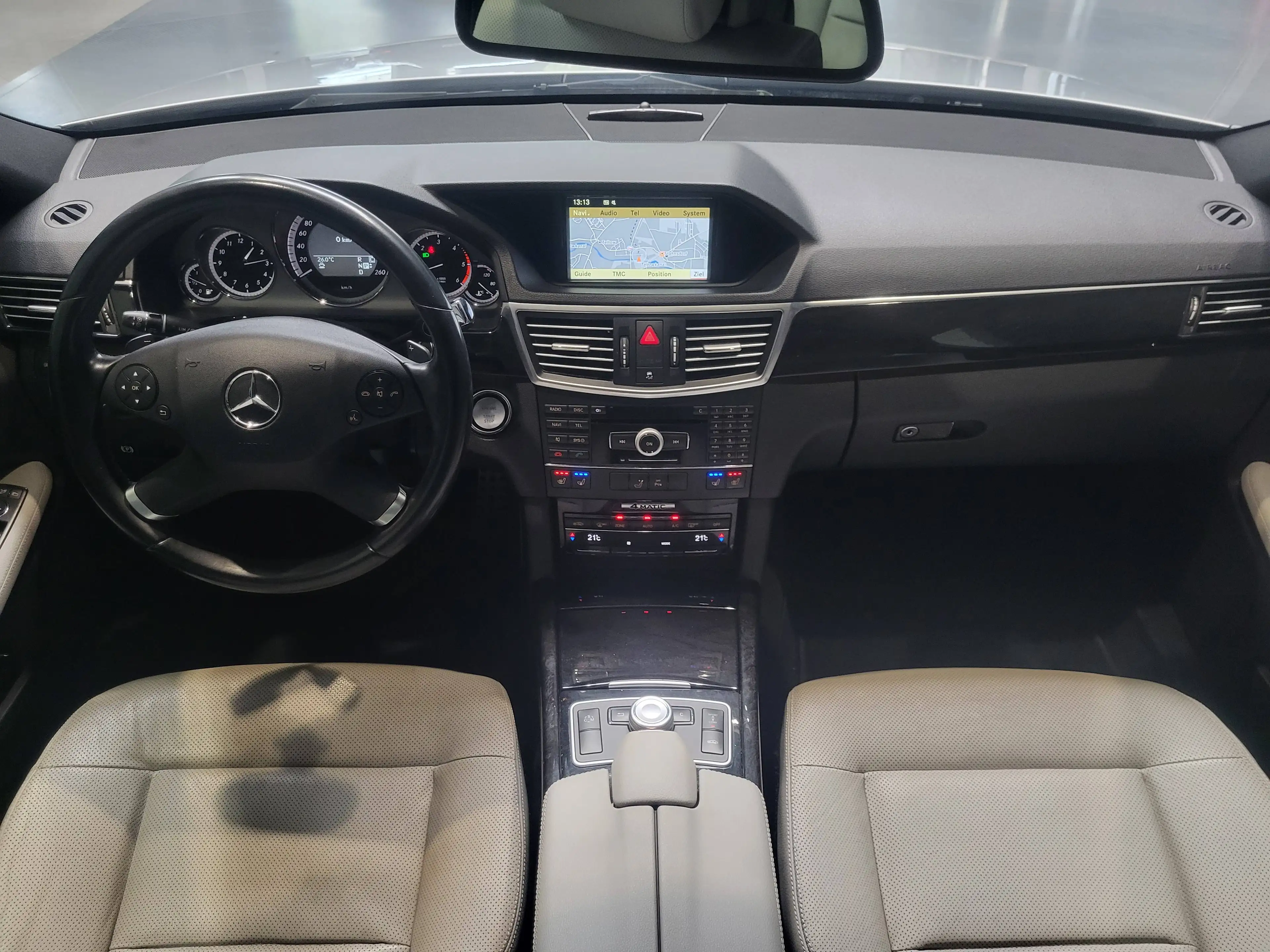 Mercedes-Benz E 350 CDI 4Matic AMG-Line *TOP Ausstattung* — photo 9