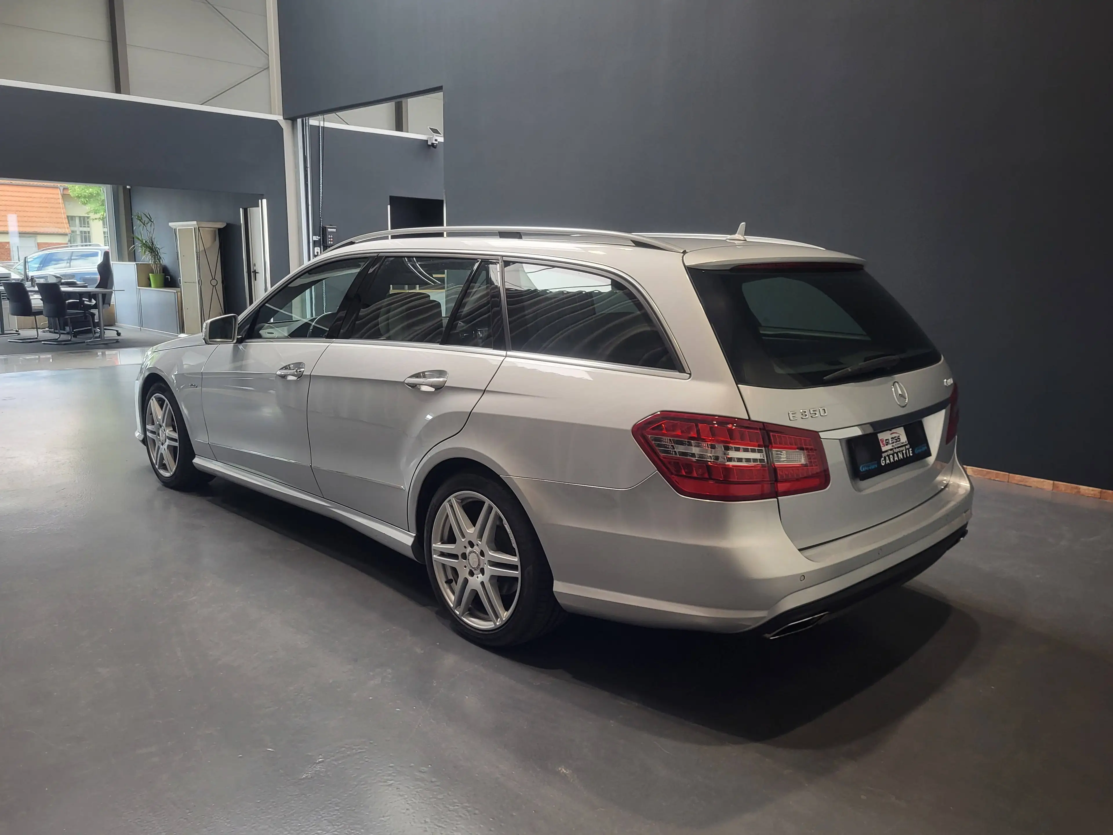 Mercedes-Benz E 350 CDI 4Matic AMG-Line *TOP Ausstattung* — photo 5