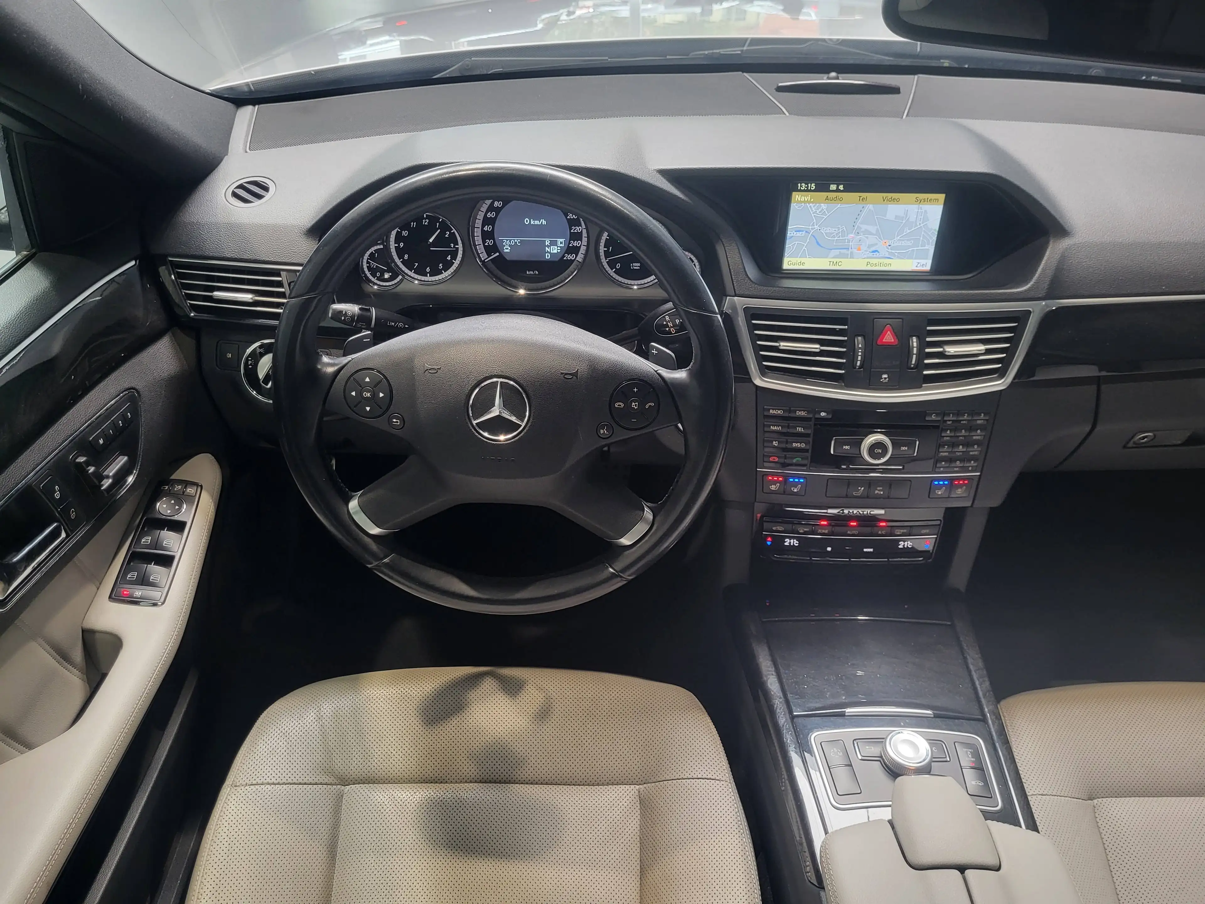 Mercedes-Benz E 350 CDI 4Matic AMG-Line *TOP Ausstattung* — photo 13