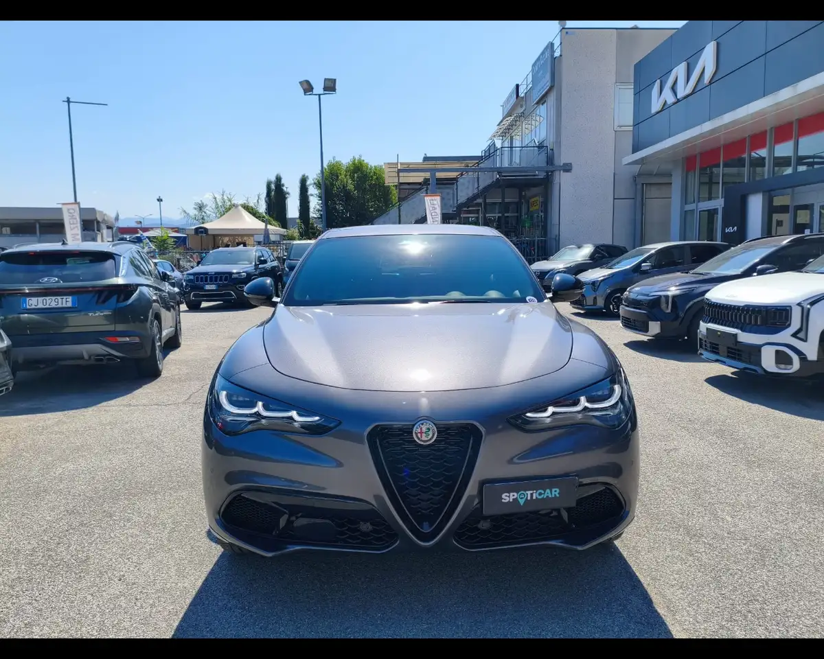 Alfa Romeo Stelvio 2025