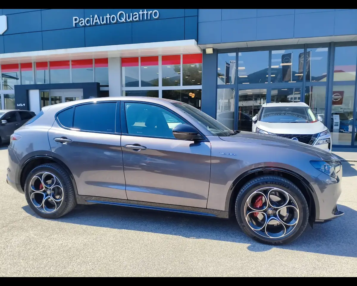 Alfa Romeo Stelvio 2025