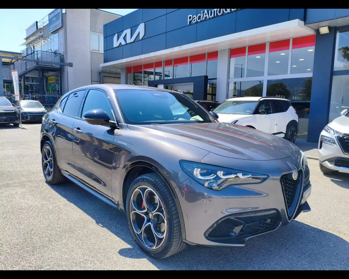 Alfa Romeo Stelvio 2025
