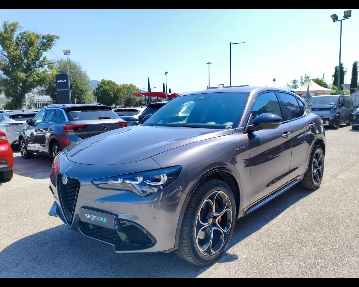 Alfa Romeo Stelvio 2025