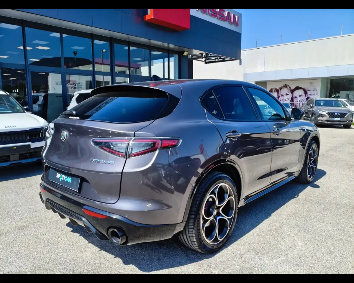 Alfa Romeo Stelvio 2025