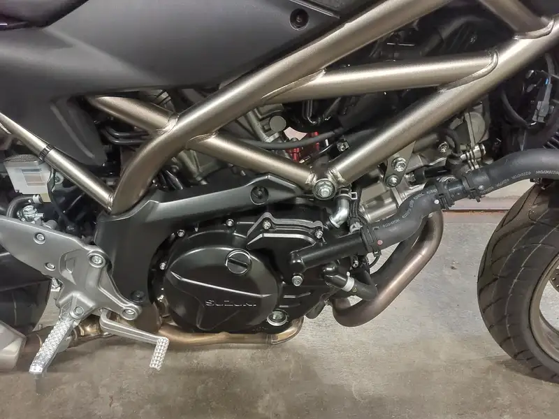 Suzuki SV 650 - foto 3