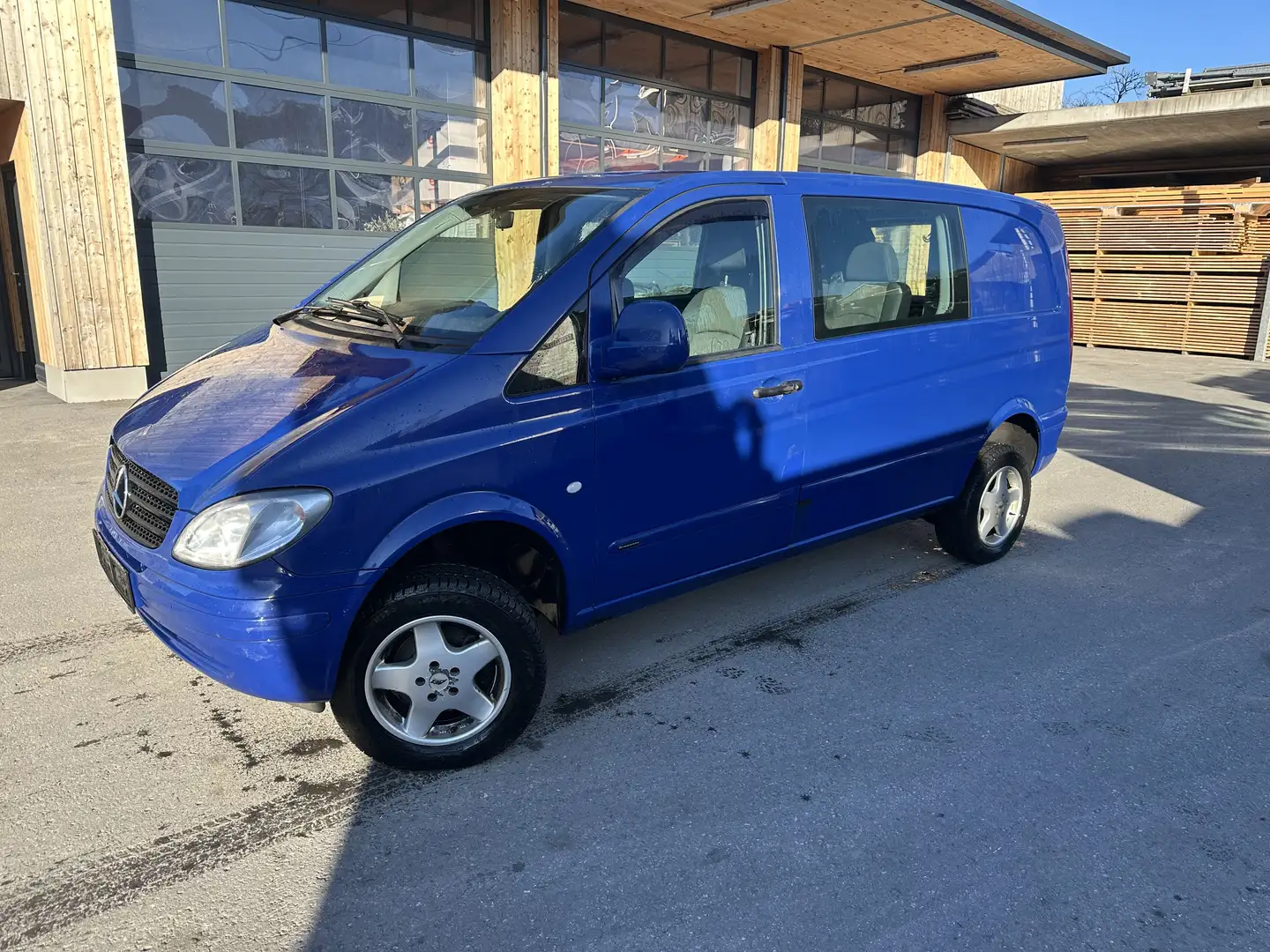 Mercedes-Benz Vito Vito 115 CDI 4MATIC Kompakt DPF Aut. Mixto Blau - 1
