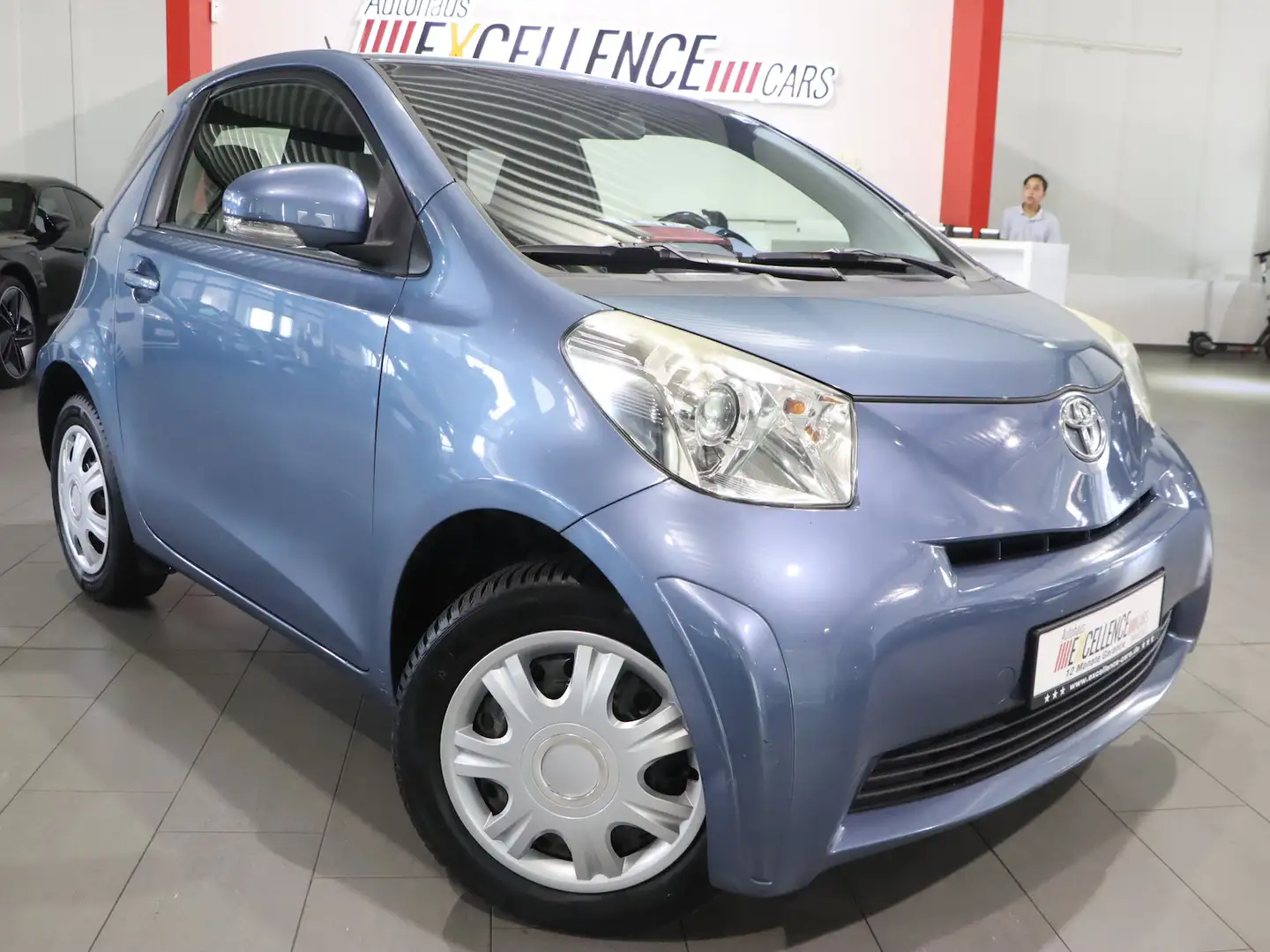 Toyota iQ 1.0 Multidrive 1.HAND / AUTOMATIK / NAVI-PLUS Azul - 2