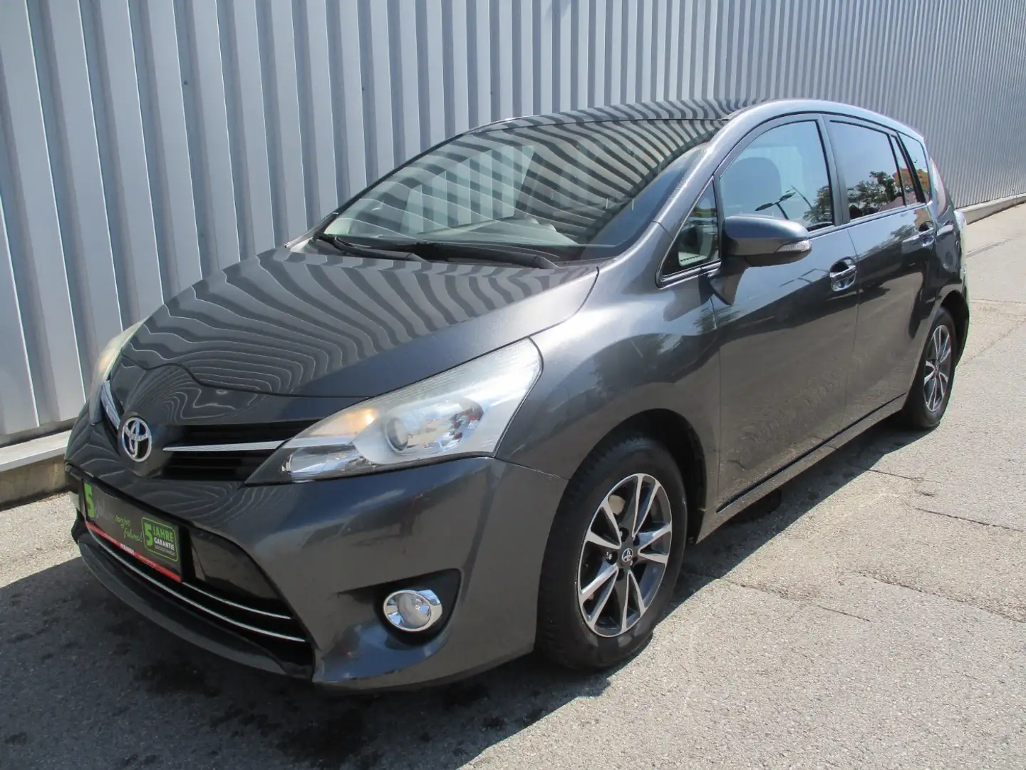 Toyota Verso 1.8 Valvematic Active MDS Aut. Navi, PD Gris - 2