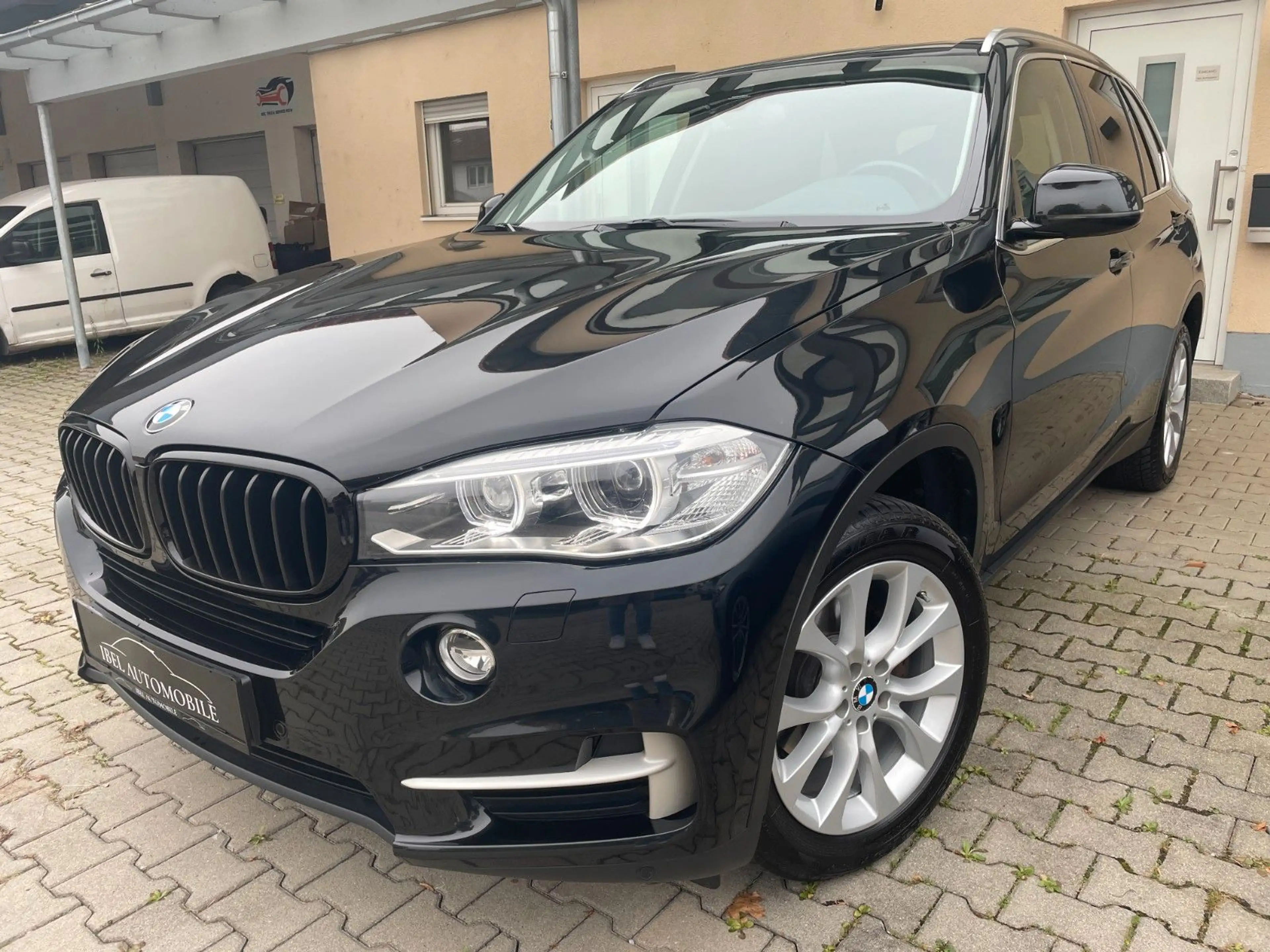 BMW X5 xDrive30d Xenon Pano Navi+ Kam S.Bel AHK HiFi