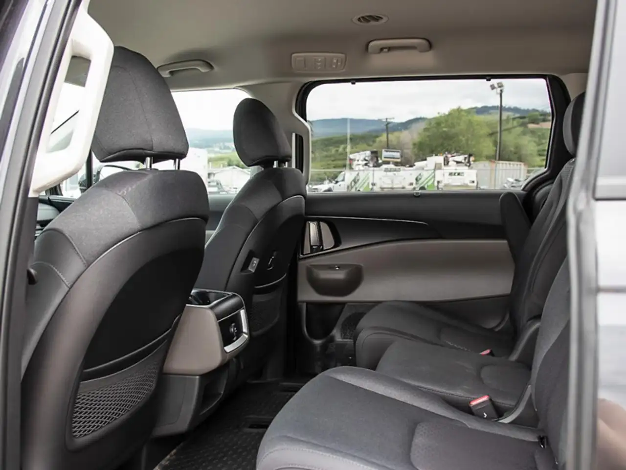 Kia Carnival снимка Kia Carnival