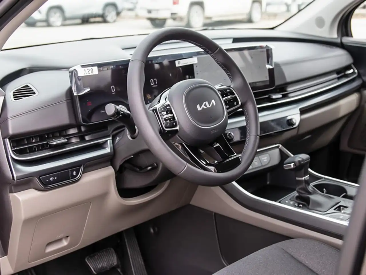 Kia Carnival снимка Kia Carnival